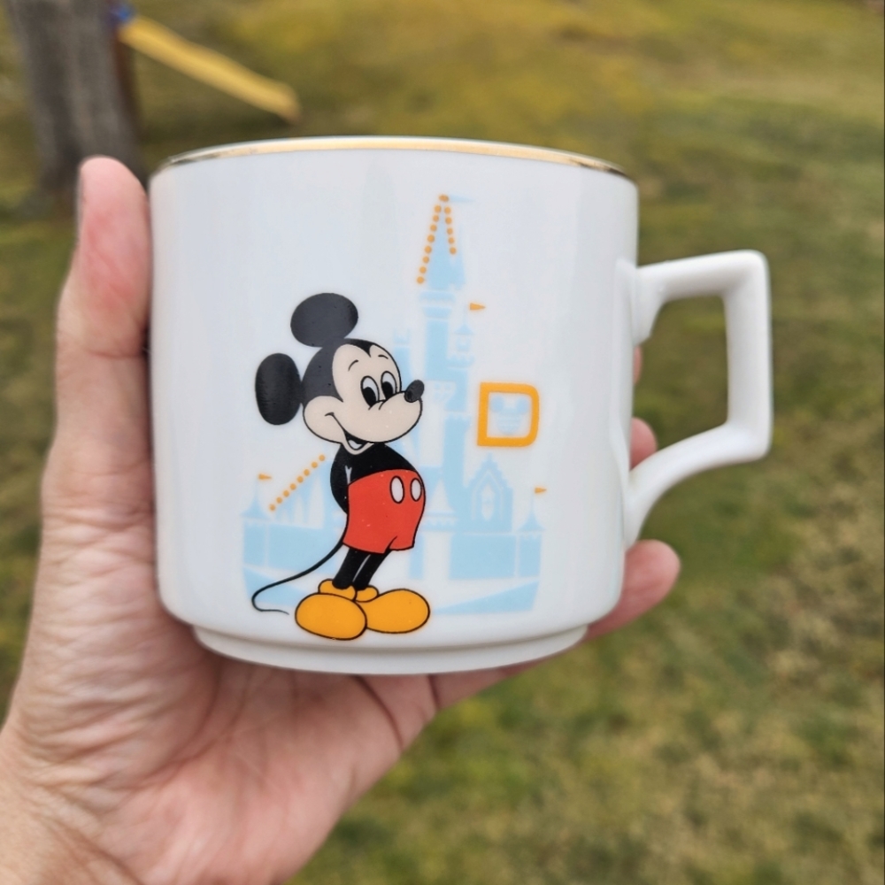 Walt Disney World Mickey & Cinderella Castle Mug w/ Gold trim Made in Japan 8 oz